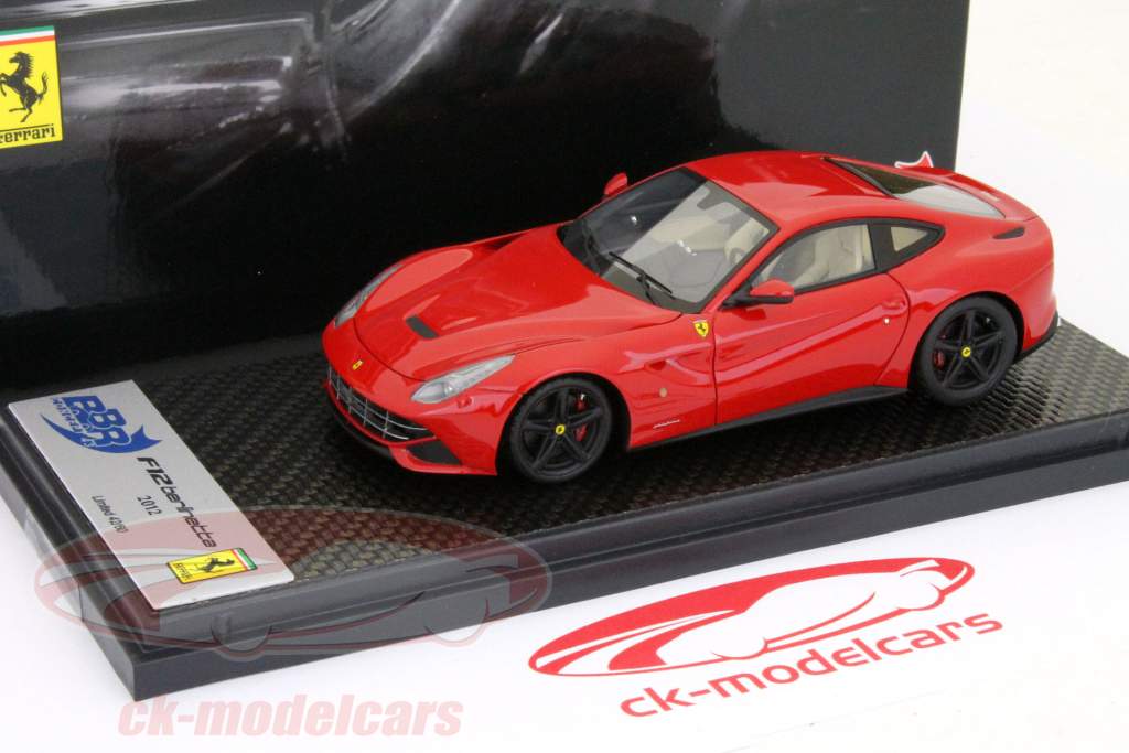Ferrari F12 Berlinetta rosso con il nero ruote 1:43 BBR