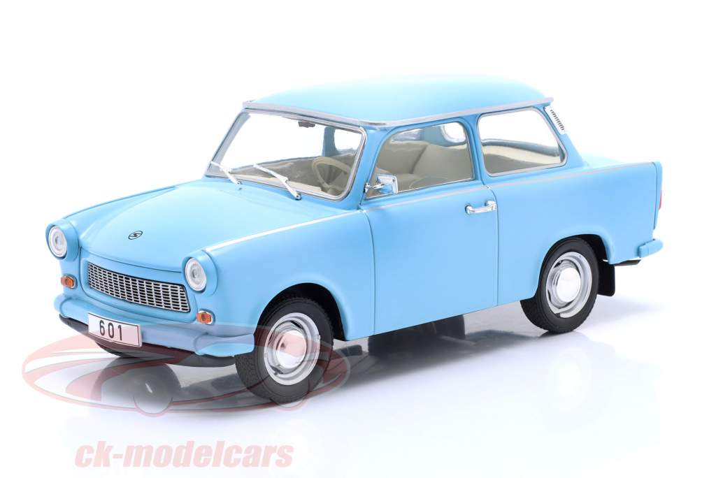 Trabant 601 Byggeår 1965 Lyseblå 1:24 WhiteBox