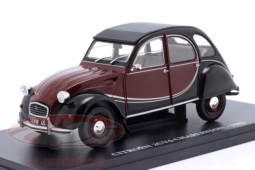 Citroen 2CV6 Charleston Année de construction 1982 rouge foncé / noir 1:24 Ixo