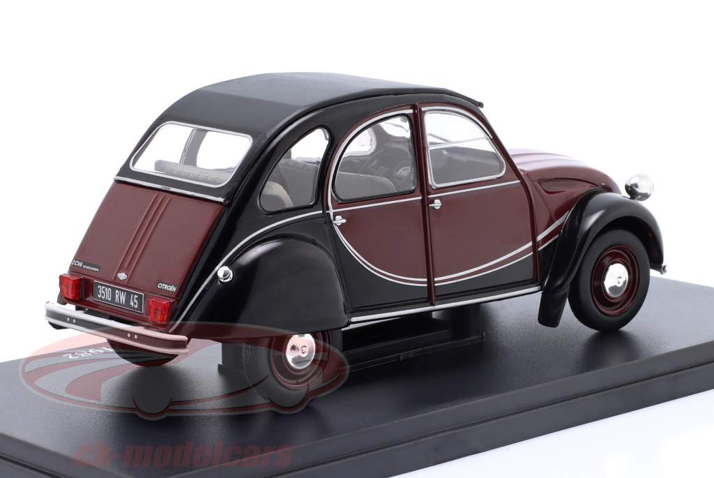 Citroen 2CV6 Charleston Byggeår 1982 mørkerød / sort 1:24 Ixo