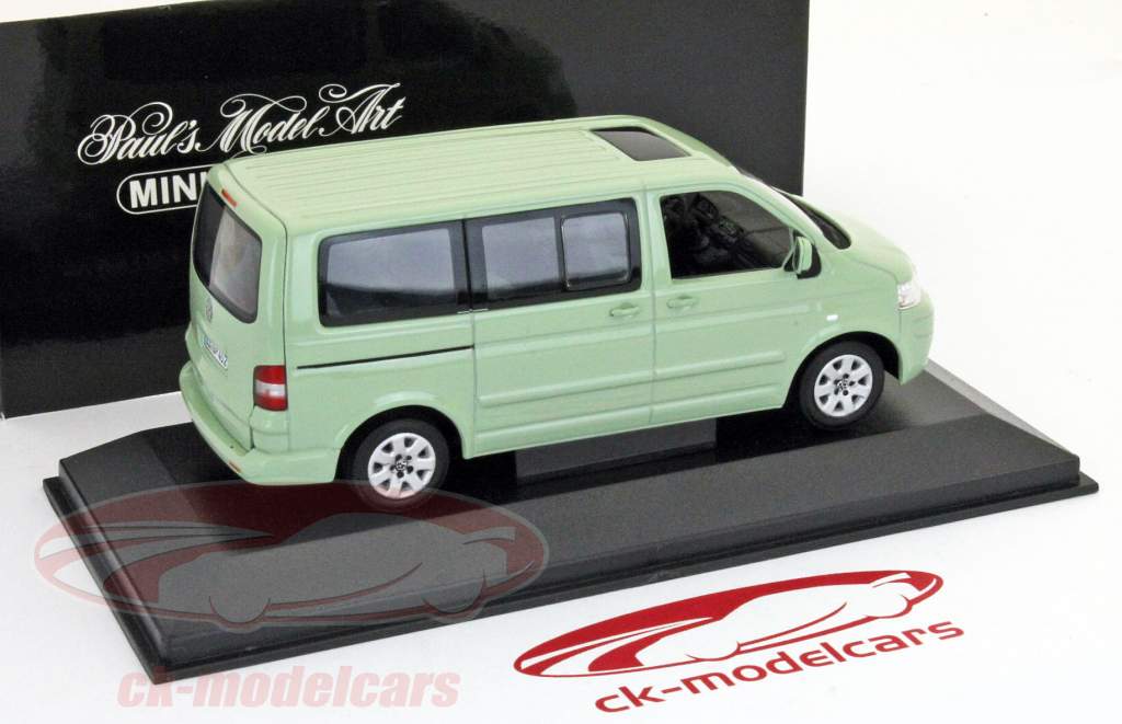 Volkswagen VW T5 Multivan 2003 limegreen 1:43 Minichamps