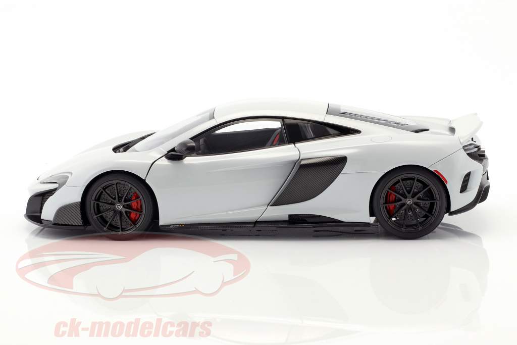 McLaren 675 LT Bouwjaar 2016 silica wit 1:18 AUTOart