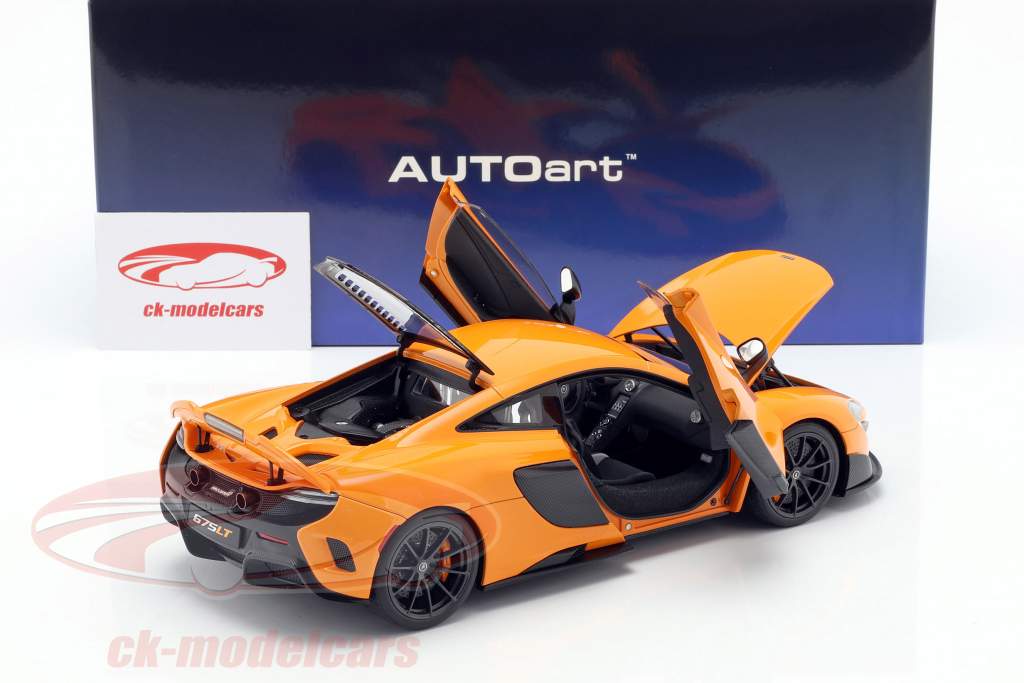 McLaren 675 LT ano de construção 2016 McLaren laranja 1:18 AUTOart