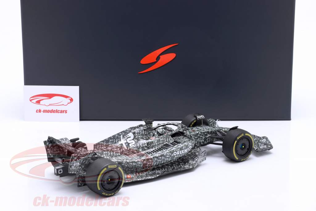 Robert Kubica Alfa Romeo C42 prøveversion formel 1 2022 1:18 Spark