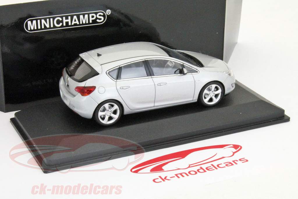 Opel Astra 2010 argon silver 1:43 Minichamps
