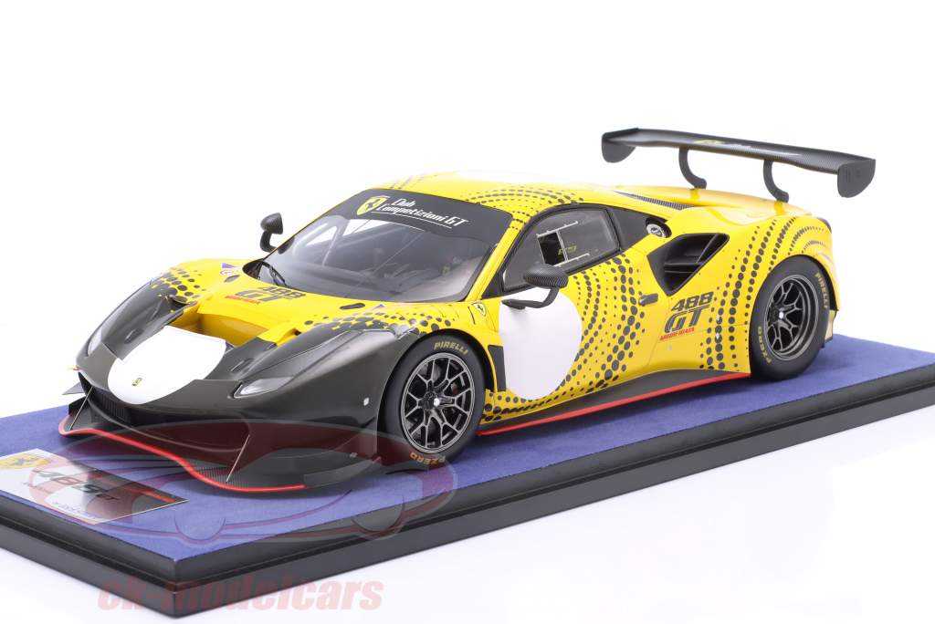 Ferrari 488 GT Modificata 2020 黄色的 / 深灰色 1:18 LookSmart