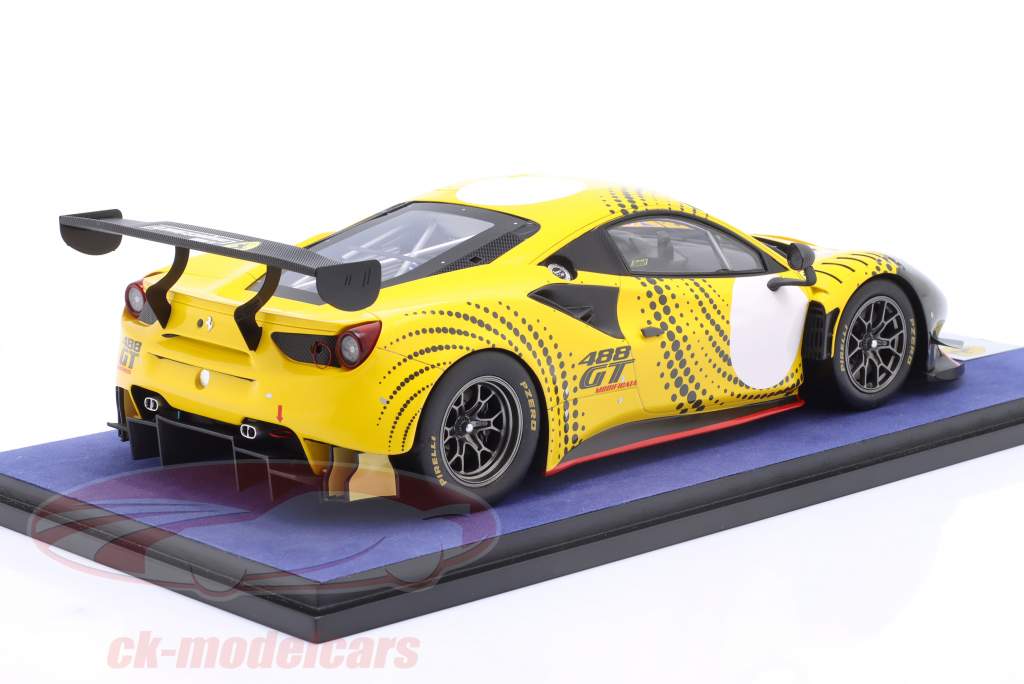 Ferrari 488 GT Modificata 2020 黄色的 / 深灰色 1:18 LookSmart