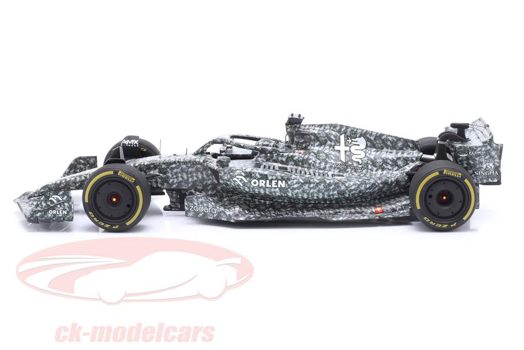 Robert Kubica Alfa Romeo C42 prøveversion formel 1 2022 1:18 Spark