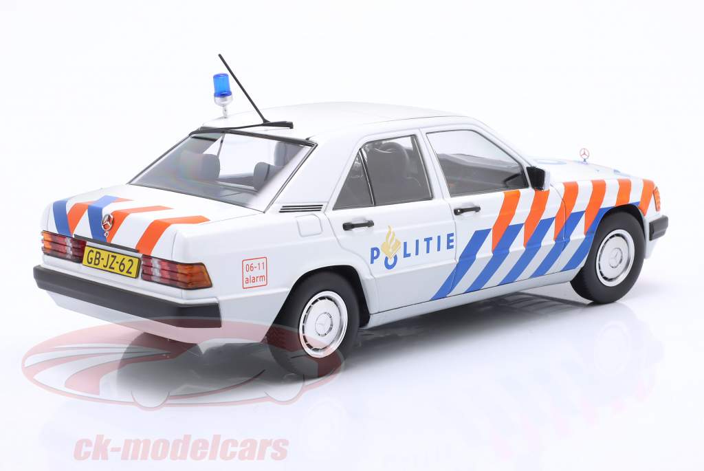 Mercedes-Benz 190 (W201) Polizia Stradale Olanda 1993 bianco 1:18 Triple9