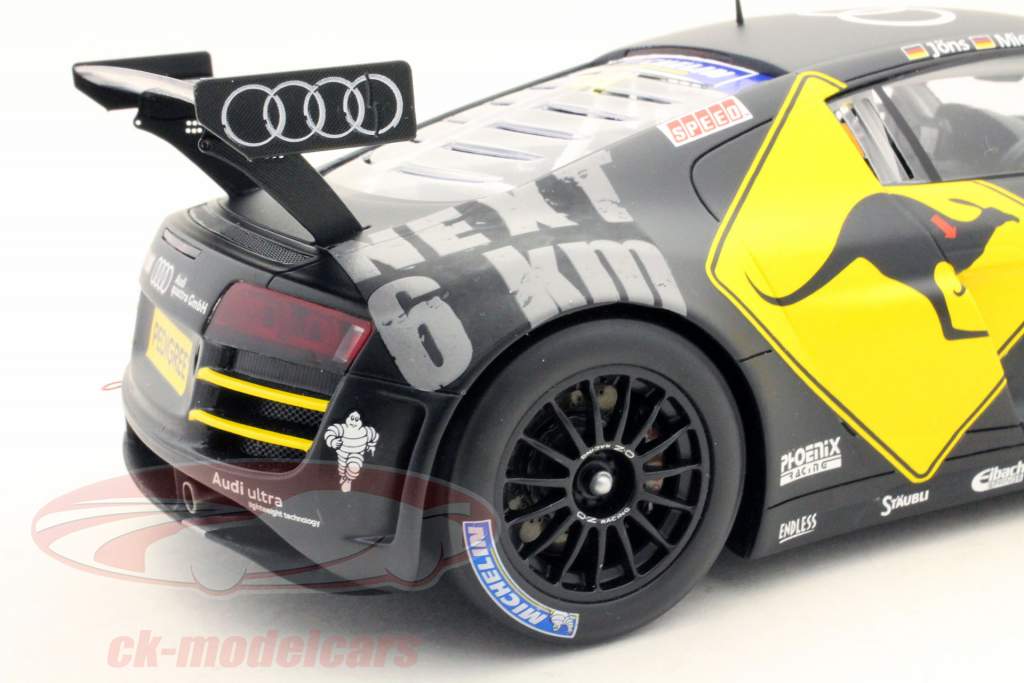 Audi R8 LMS #1 Winnaar 12u Bathurst Jöns, Mies, O'Young 2012 1:18 Spark