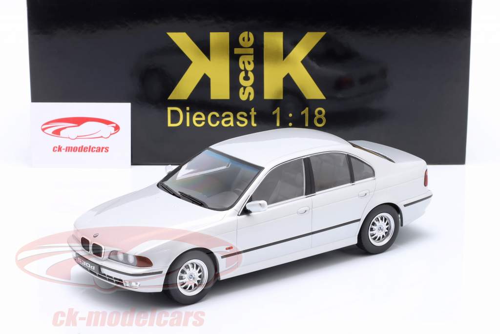 BMW 530d (E39) лимузин Год постройки 1995 серебро 1:18 KK-Scale