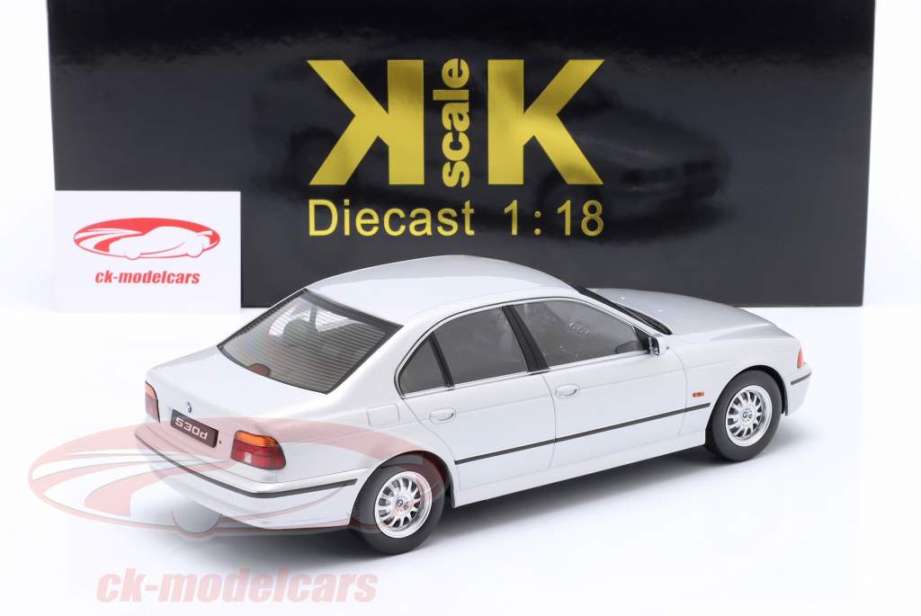 BMW 530d (E39) лимузин Год постройки 1995 серебро 1:18 KK-Scale