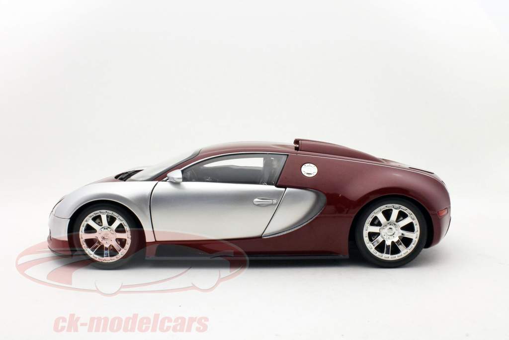 Bugatti Veyron Centenaire Л'Эдишн постройки 2009 хром-красный / красный 1:18 Minichamps