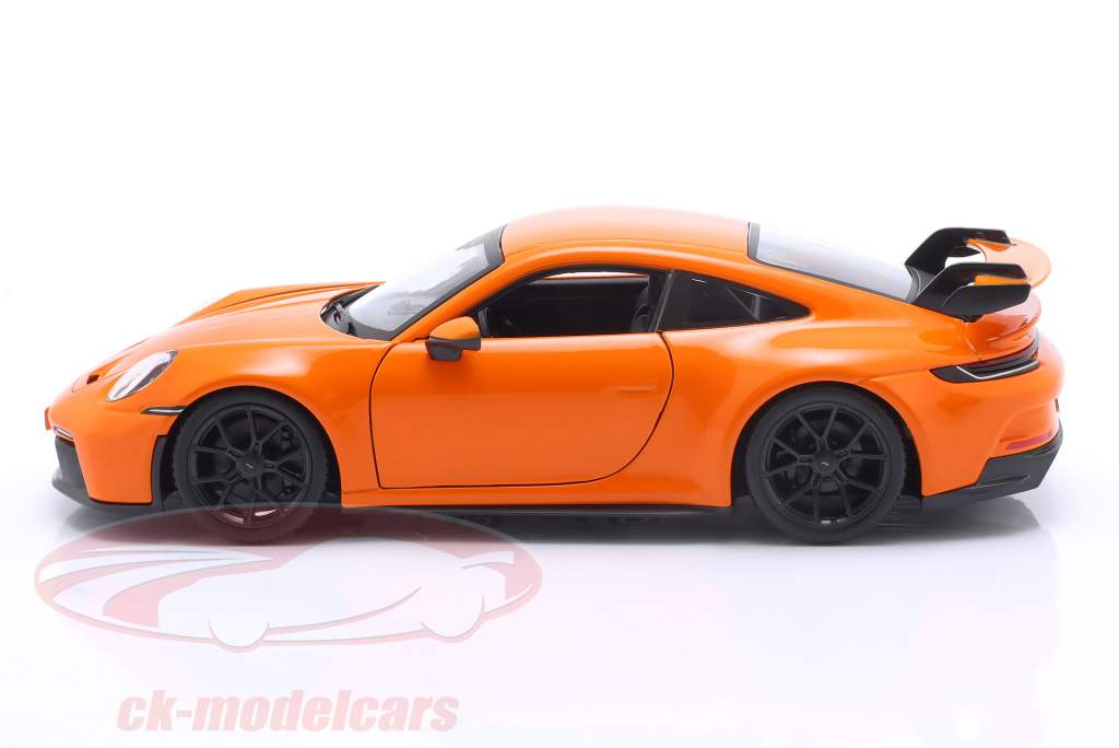 Porsche 911 (992) GT3 Byggeår 2021 lava appelsin 1:24 Bburago