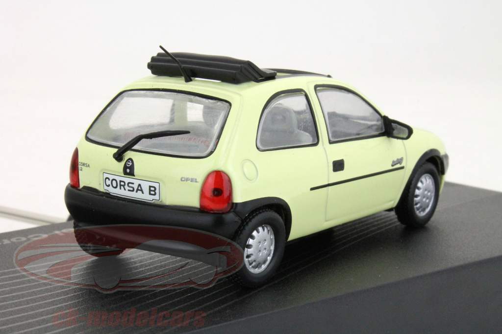 Opel Corsa B Swing Bouwjaar 1993 eierdooier 1:43 Altaya