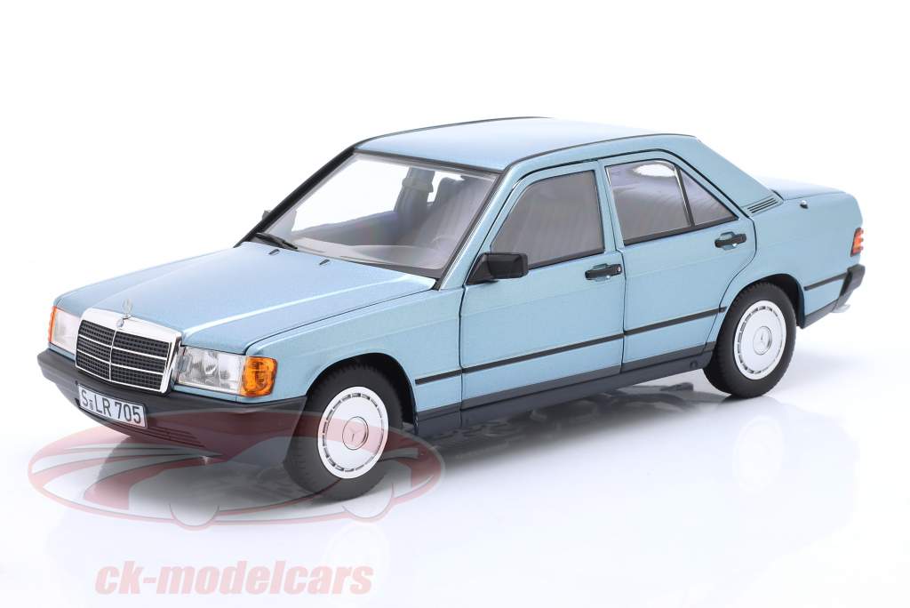 Mercedes-Benz 190E Année de construction 1984 Bleu clair métallique 1:18 Norev