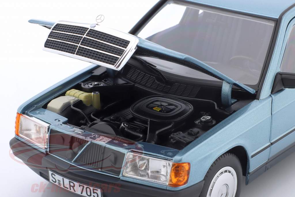 Mercedes-Benz 190E Année de construction 1984 Bleu clair métallique 1:18 Norev