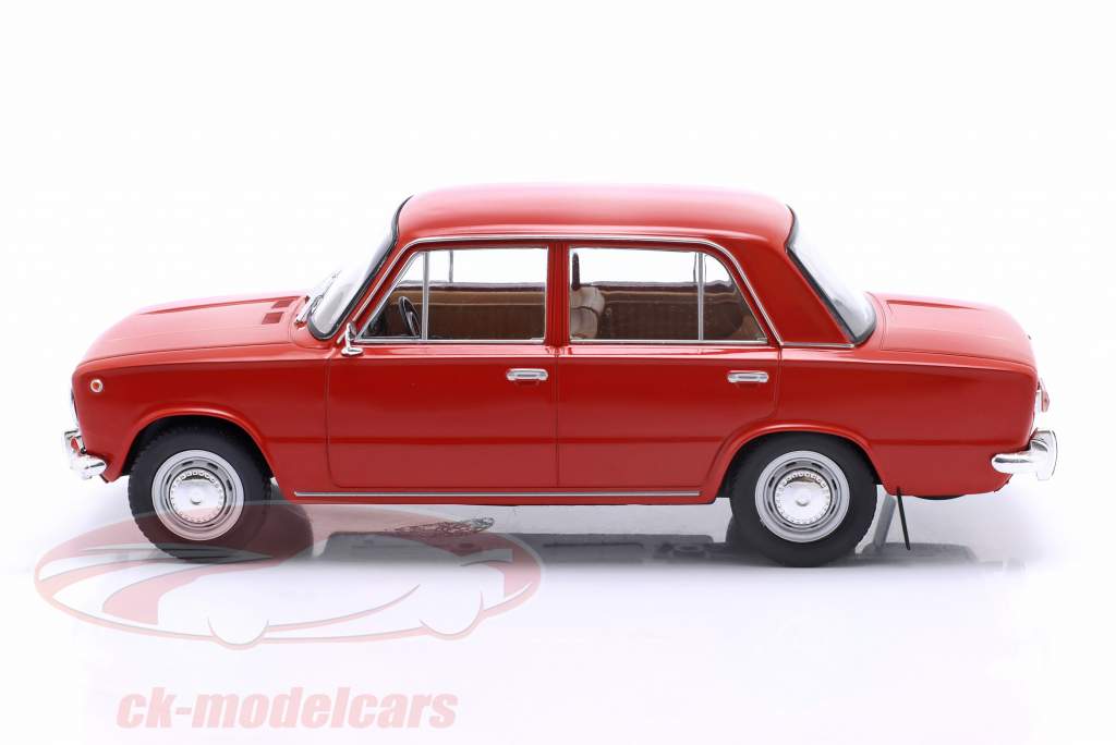 Lada 1200 Année de construction 1972 rouge 1:24 WhiteBox