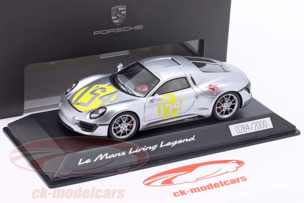 Porsche LeMans Living Legend #154 argento 1:43 Spark