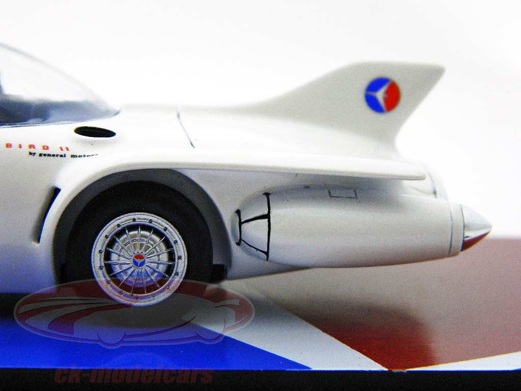Spark 1:43 GM Firebird II XP 500 weiss / white 1956 Bizarre
