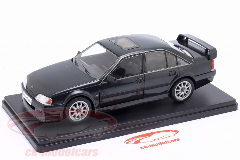 Opel Omega Evolution 500 Baujahr 1991 schwarz 1:24 Hachette