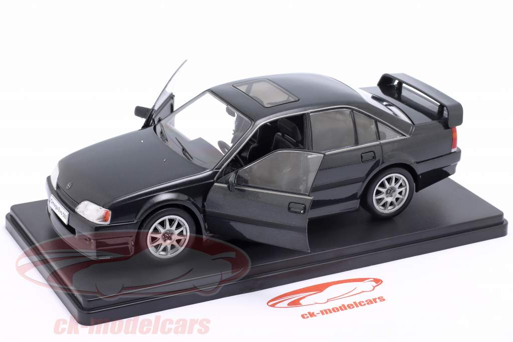 Opel Omega Evolution 500 Byggeår 1991 sort 1:24 Hachette