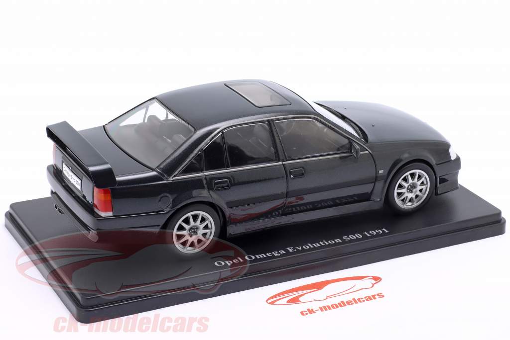 Opel Omega Evolution 500 Byggeår 1991 sort 1:24 Hachette
