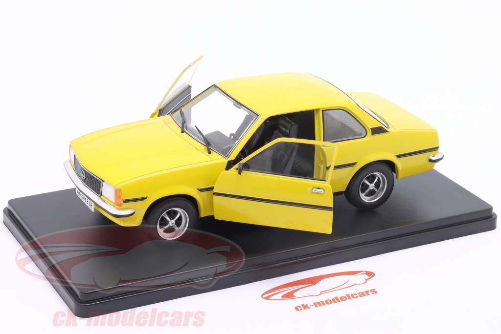 Opel Ascona 1.9 SR Année de construction 1975 jaune 1:24 Hachette