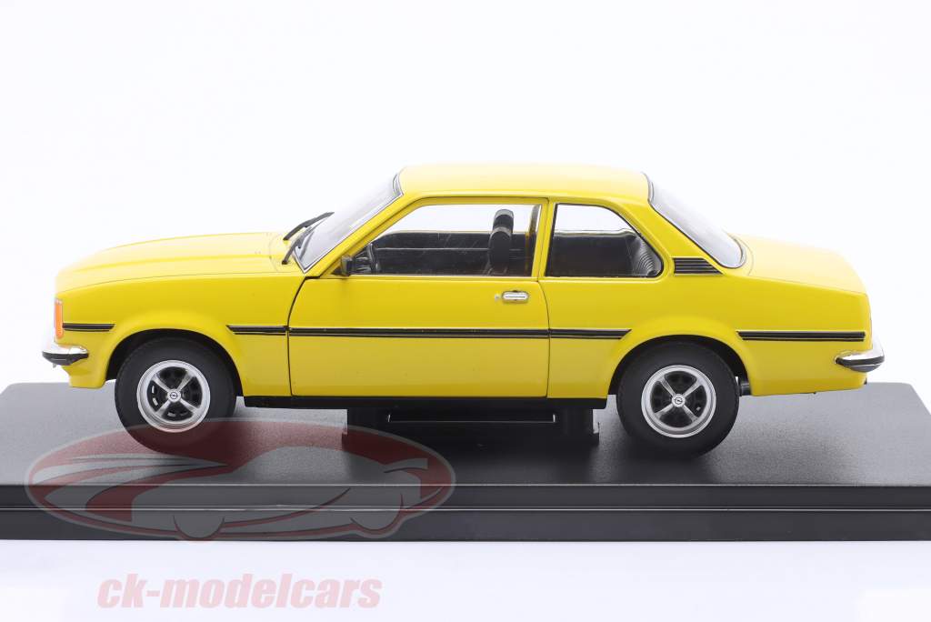 Opel Ascona 1.9 SR Année de construction 1975 jaune 1:24 Hachette