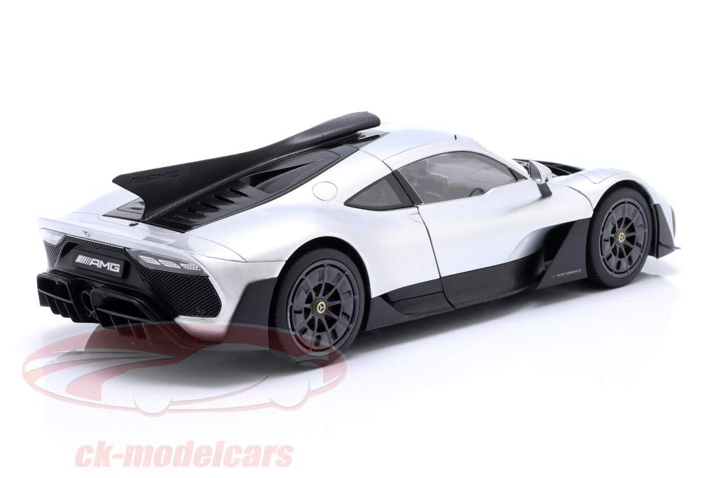 Mercedes-Benz AMG ONE anno di costruzione 2023 argento high-tech 1:18 NZG