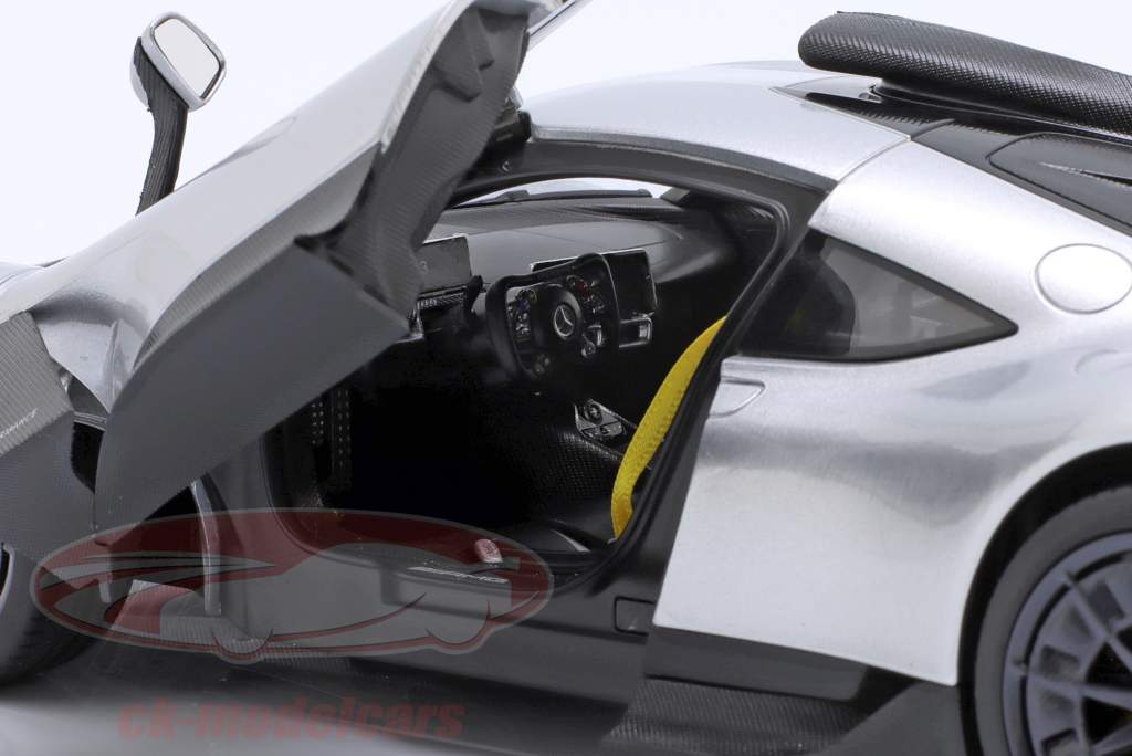 Mercedes-Benz AMG ONE bouwjaar 2023 hightech zilver 1:18 NZG
