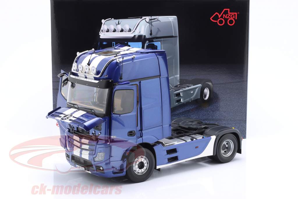 NZG 1:18 Mercedes-Benz Actros Gigaspace 4x2 SZM blue