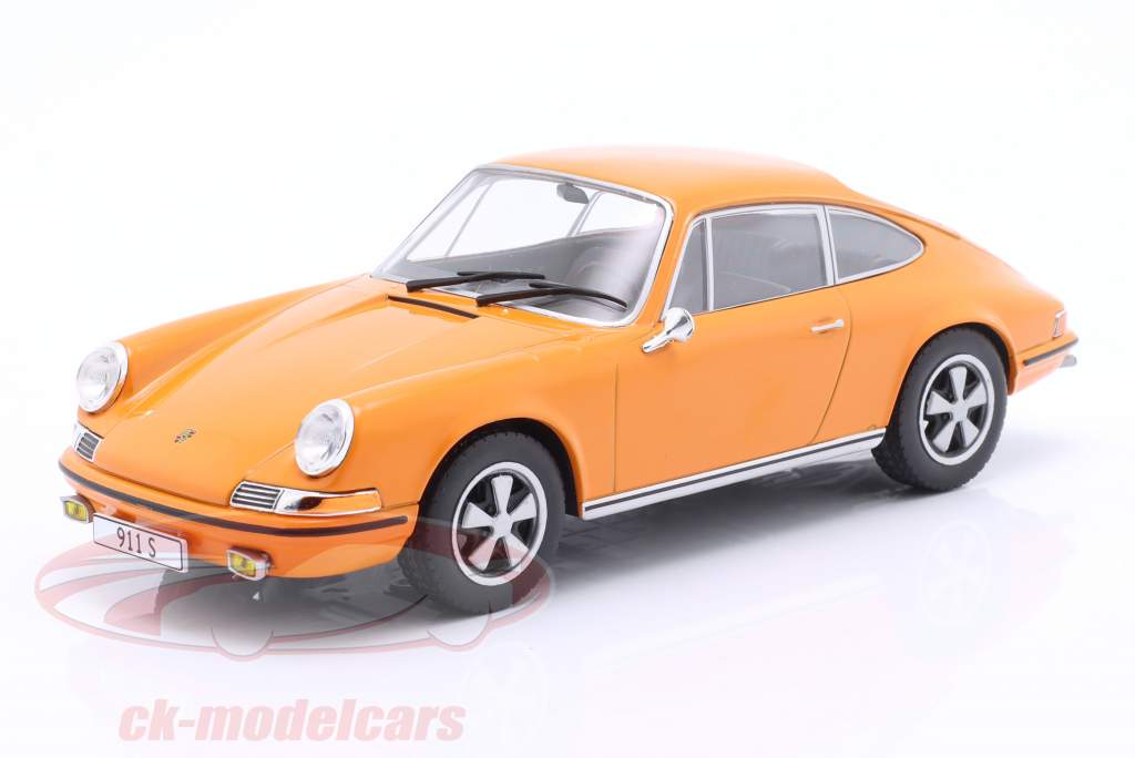 Porsche 911 S Год постройки 1968 апельсин 1:24 WhiteBox