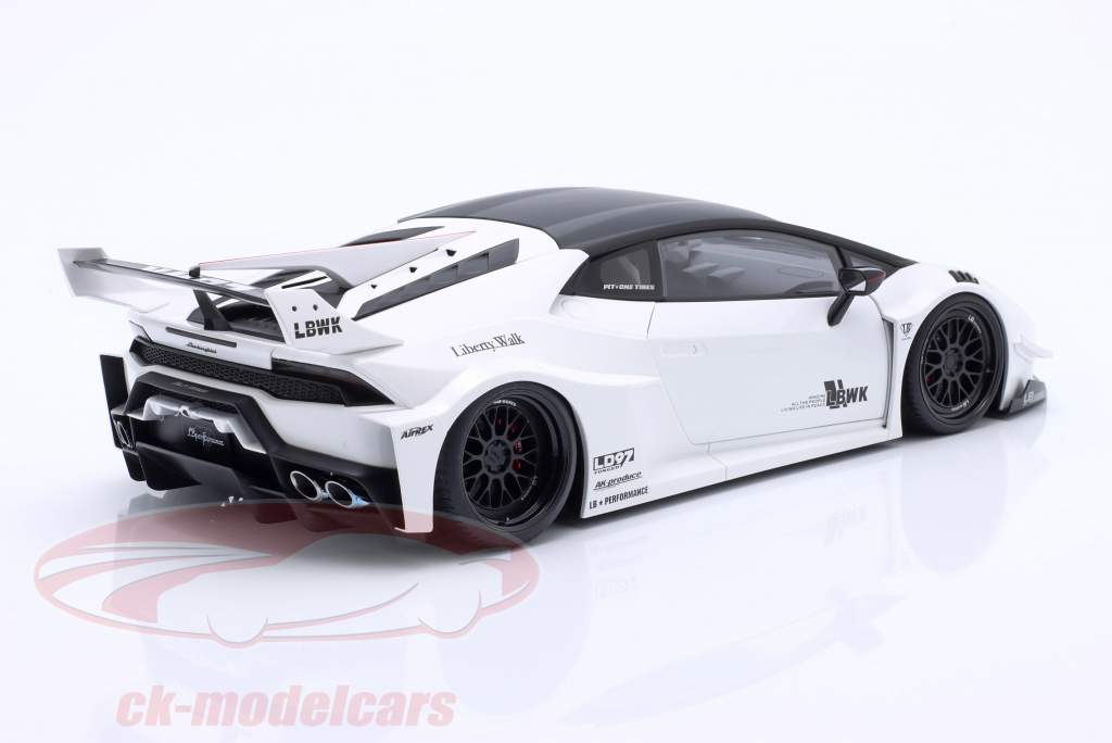 LB Silhouette Works Lamborghini Huracan GT 2019 white 1:18 AUTOart