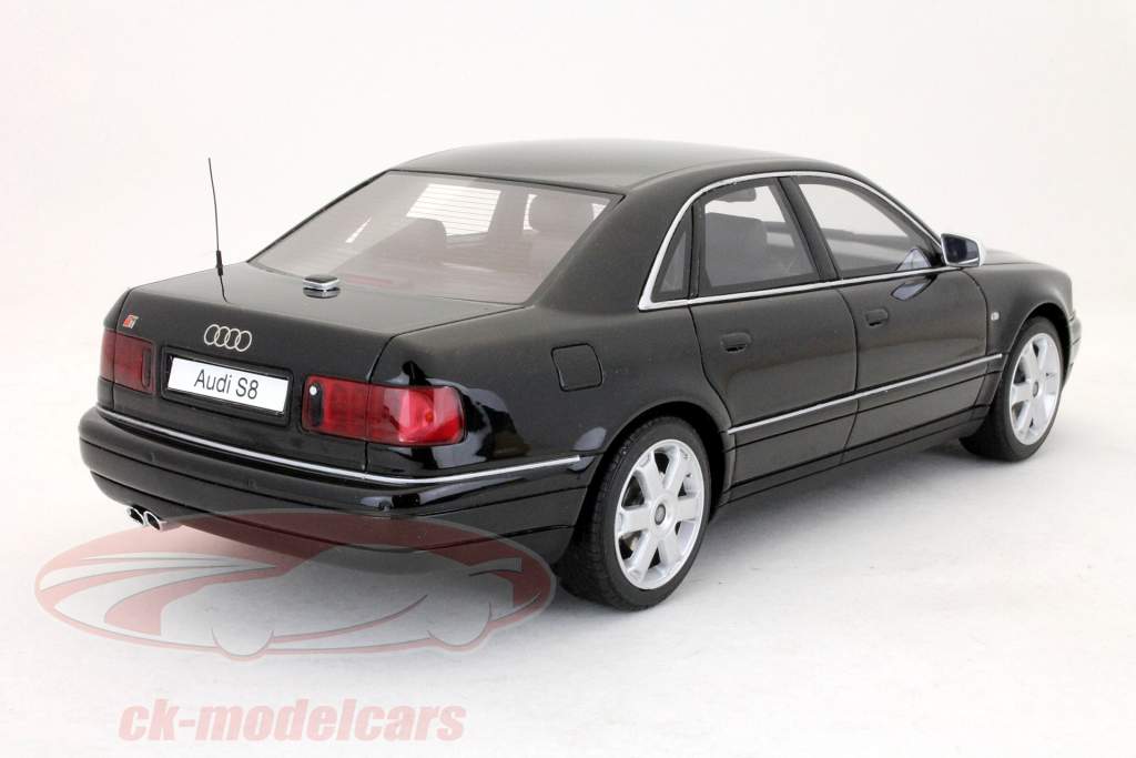 Audi S8 D2 construido en 2001 1:18 Ottomobile