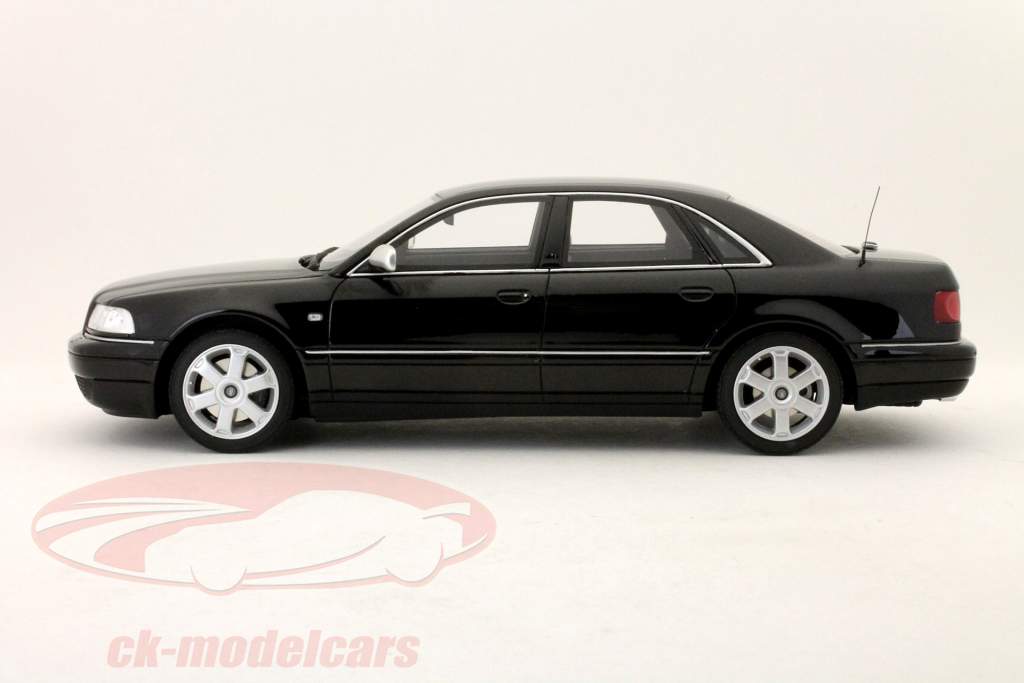 Audi S8 D2 construído em 2001 1:18 Ottomobile