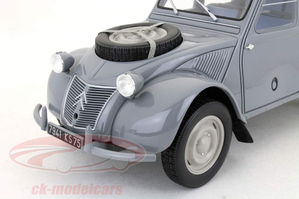 シトロエン2 CVエンテサハラの4x4グレー/グレー1時18 Ottomobile