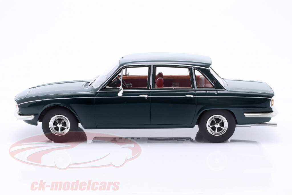 Triumph 2500 P1 建設年 1969-1977 濃い緑色 1:18 Cult Scale