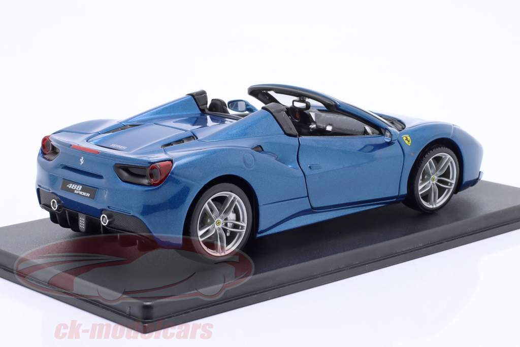 Ferrari 488 Spider Byggeår 2015 blå metallisk 1:24 Bburago