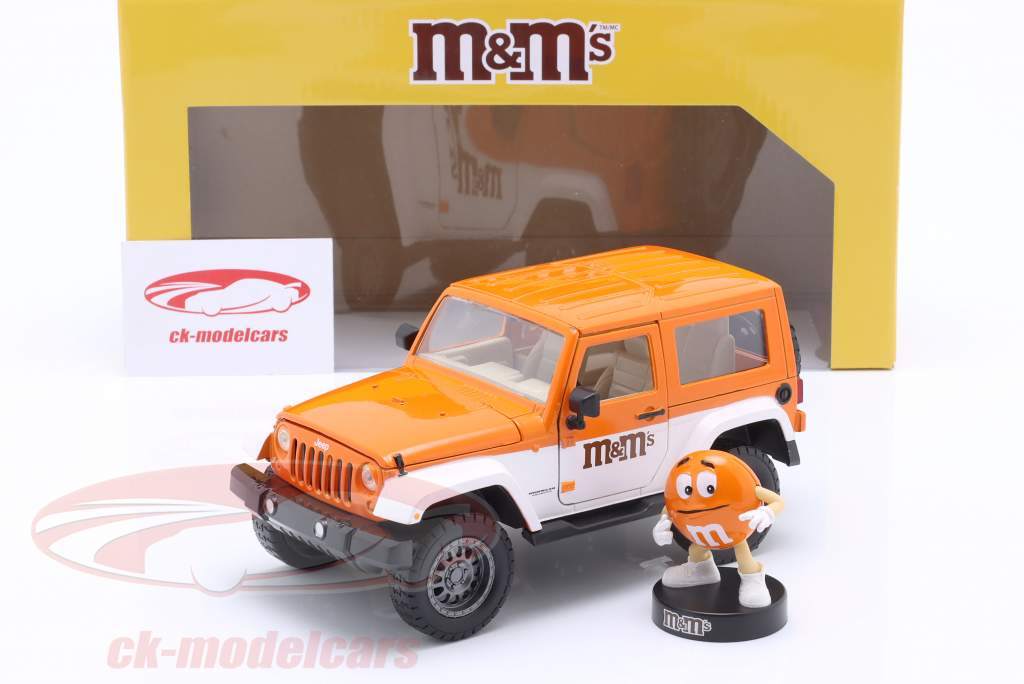 JADA M&M's オレンジ & 2007 Jeep Wrangler Amazon.com: M&M's 1:24 2007 Jeep Wrangler Die-cast Car