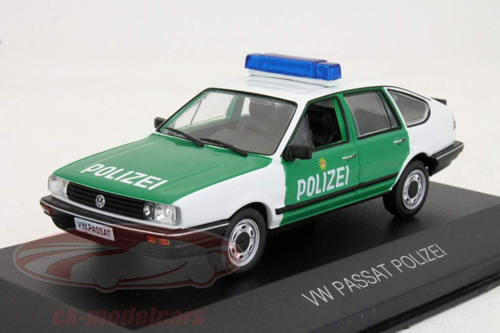 Volkswagen Passat (B2) hatchback polizia 1:43 WhiteBox