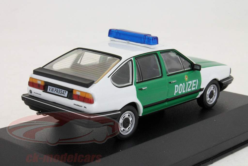 Volkswagen Passat (B2) hatchback police 1:43 WhiteBox