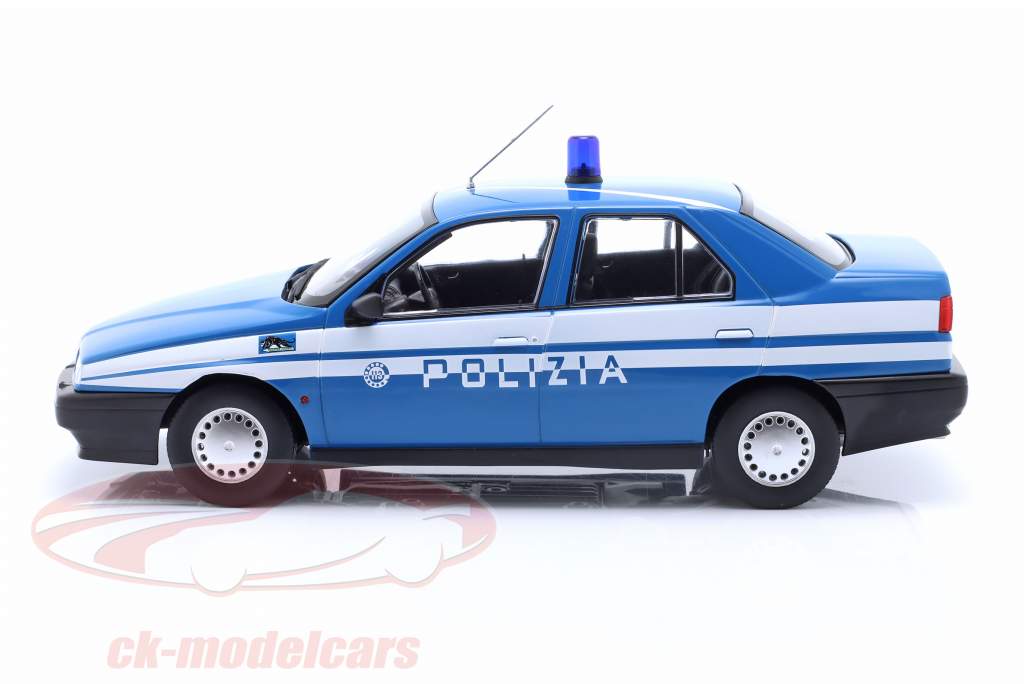 Alfa Romeo 155 警察 建设年份 1996 蓝色的 / 白色的 1:18 Triple9