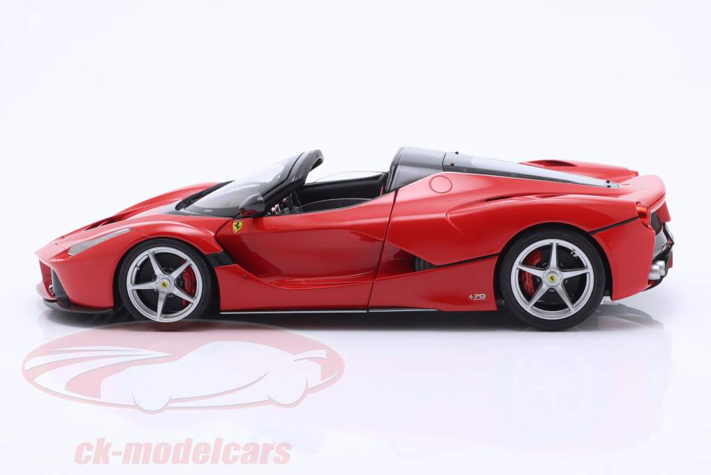 Ferrari LaFerrari Aperta Год постройки 2016 corsa красный 1:18 BBR