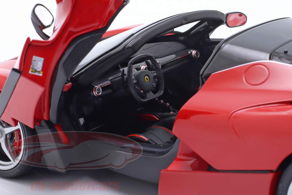 Ferrari LaFerrari Aperta ano de construção 2016 corsa vermelho 1:18 BBR