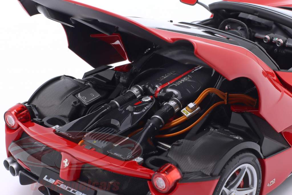 Ferrari LaFerrari Aperta Год постройки 2016 corsa красный 1:18 BBR