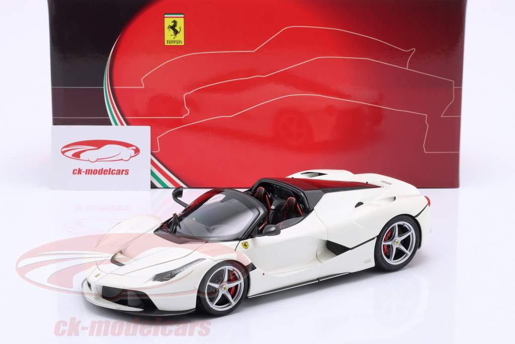 Ferrari LaFerrari Aperta Год постройки 2016 Italia белый 1:18 BBR