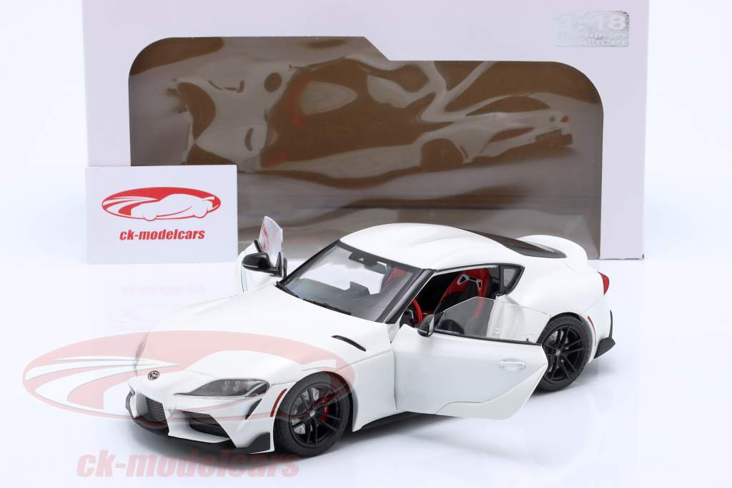 トヨタ GR Supra 1/30スケール ホワイト The Snap Kit 1/32 Toyota GR SUPRA White Metallic Plastic