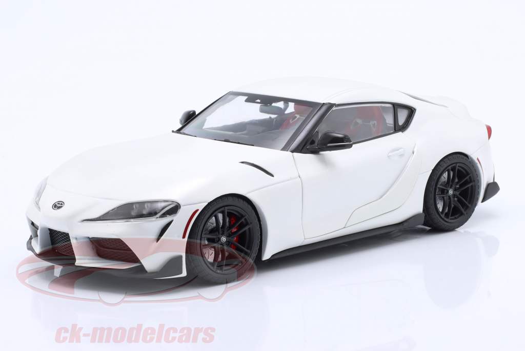 Toyota GR Supra 建設年 2023 パール・ホワイト 1:18 Solido