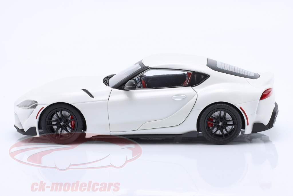 Toyota GR Supra 建設年 2023 パール・ホワイト 1:18 Solido